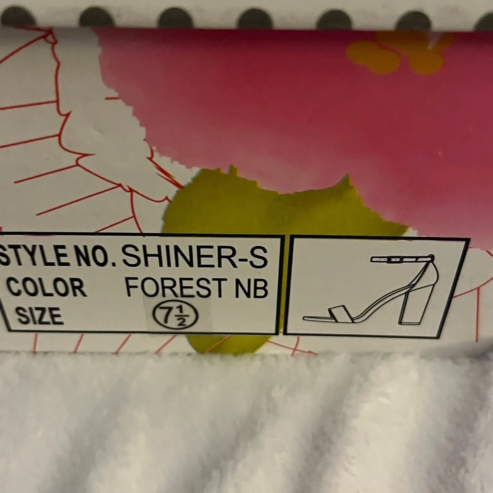 Elegant Women's Heels 7.5 Forest Green soft velvet feel worn to a wedding - Picture 12 of 12